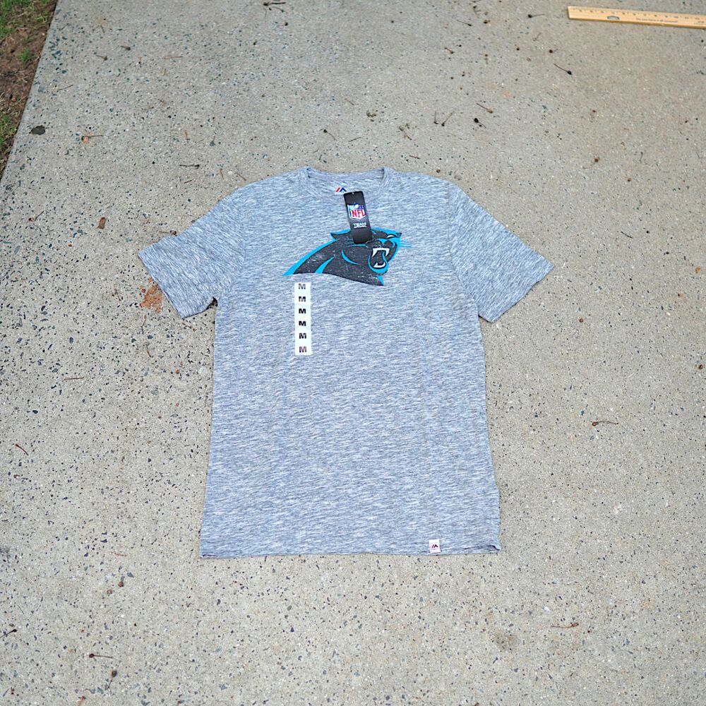 NWT Majestic Carolina Panthers NFL Men's Medium Gray Short Sleeve T-Shirt Sports